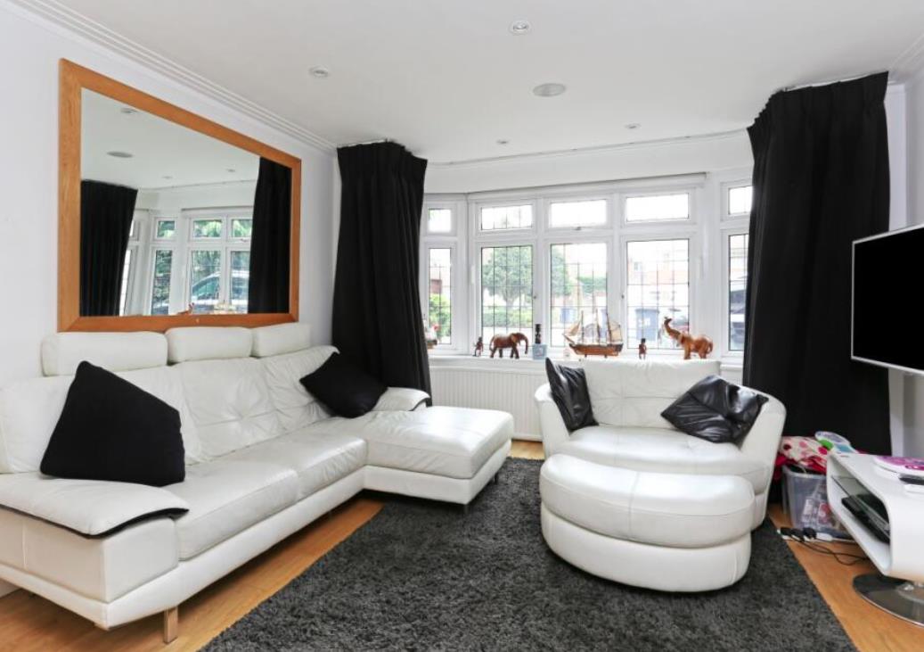 Edgwarebury Lane, Edgware